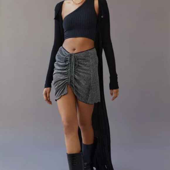 Asymmetric Black Juniper one shoulder cut out tank top - Picture 1 of 6